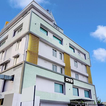 Super Townhouse Dev'S Inn By Cj Gunadala Exterior foto