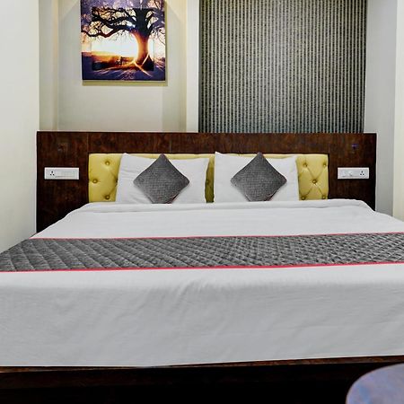 Super Townhouse Dev'S Inn By Cj Gunadala Exterior foto
