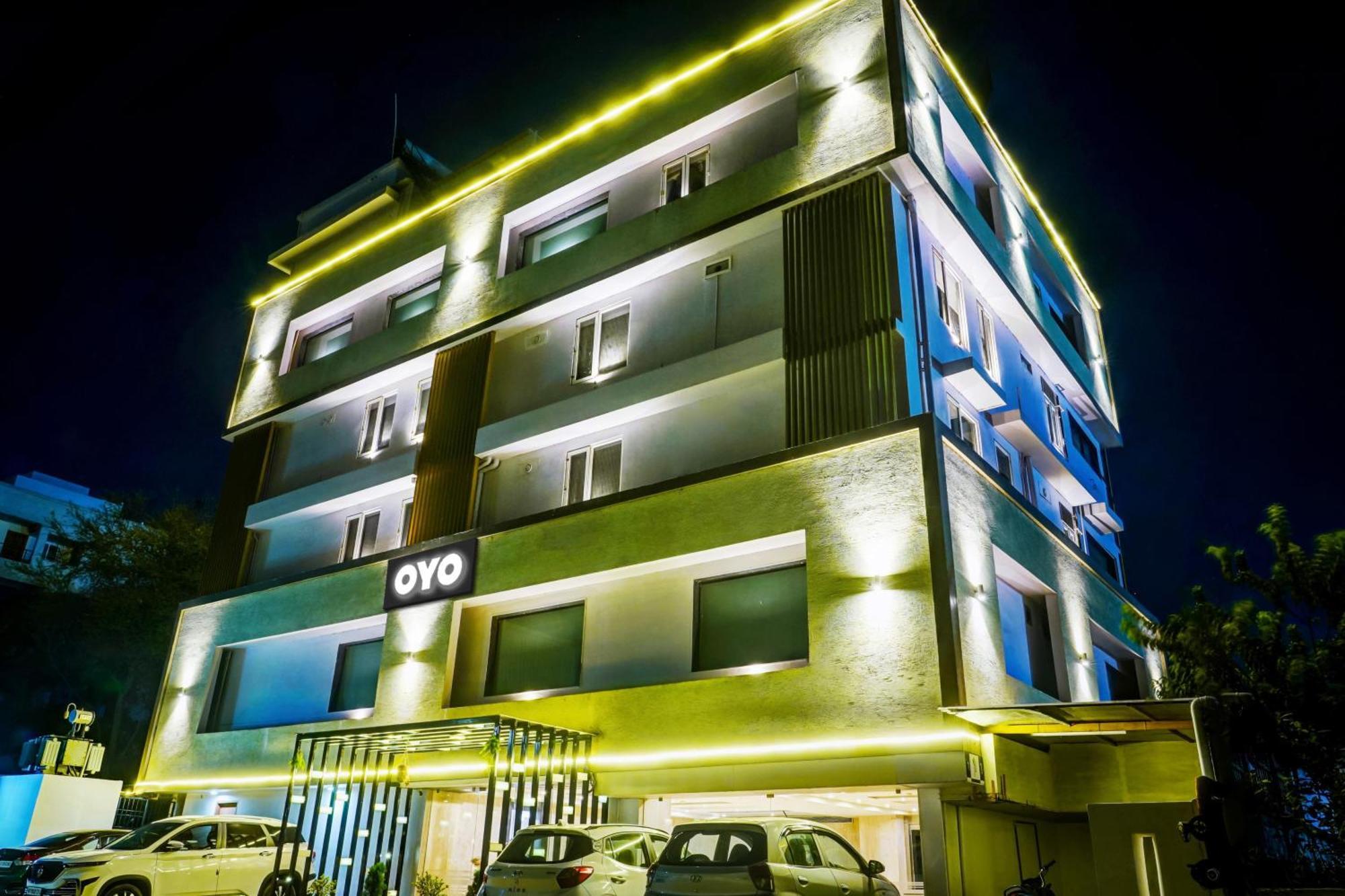 Super Townhouse Dev'S Inn By Cj Gunadala Exterior foto