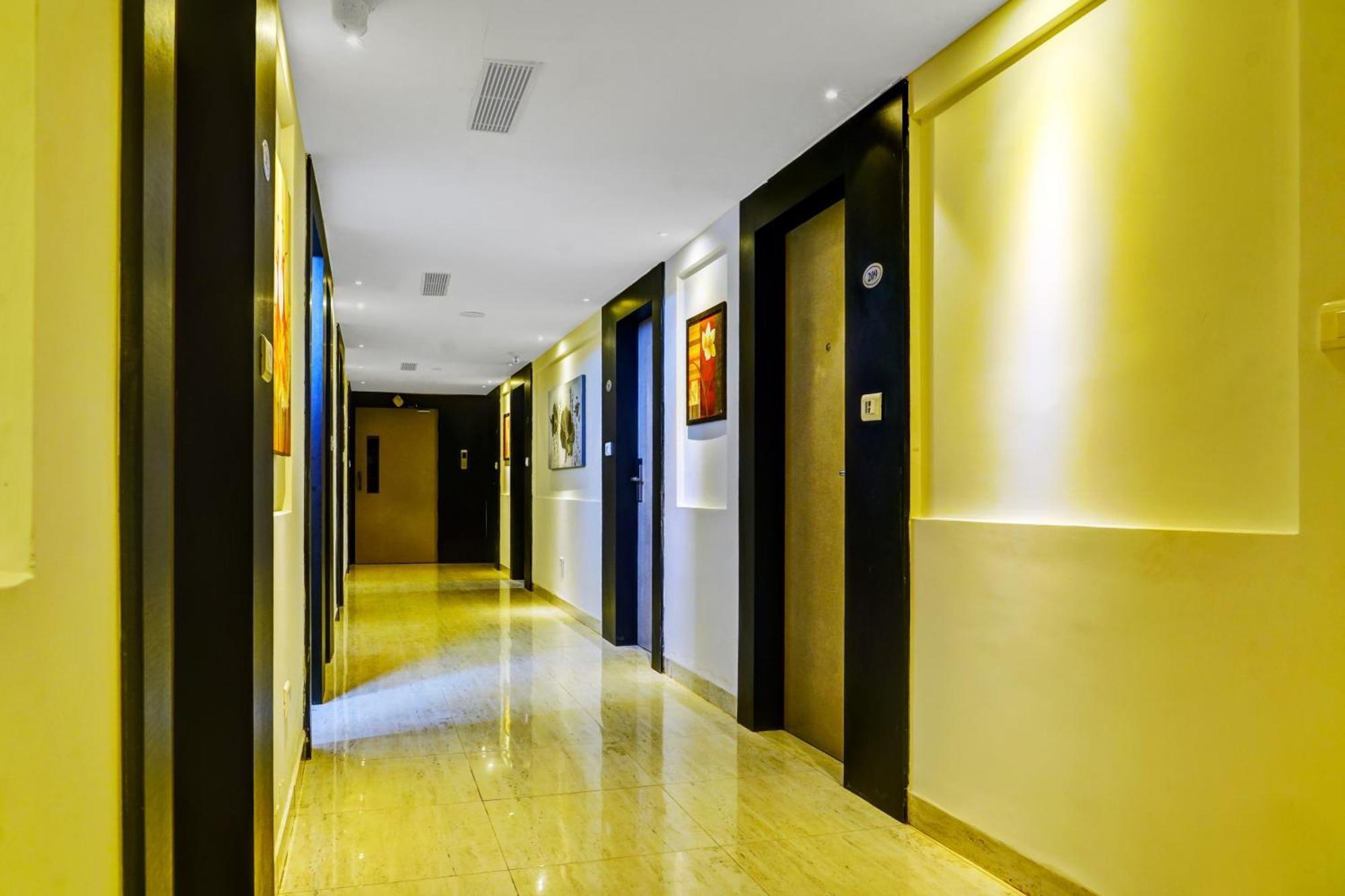 Super Townhouse Dev'S Inn By Cj Gunadala Exterior foto