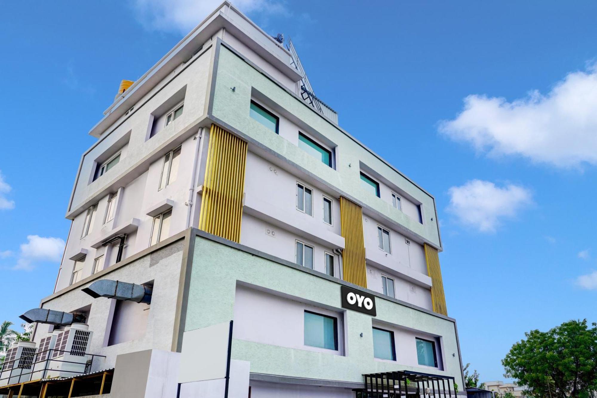 Super Townhouse Dev'S Inn By Cj Gunadala Exterior foto
